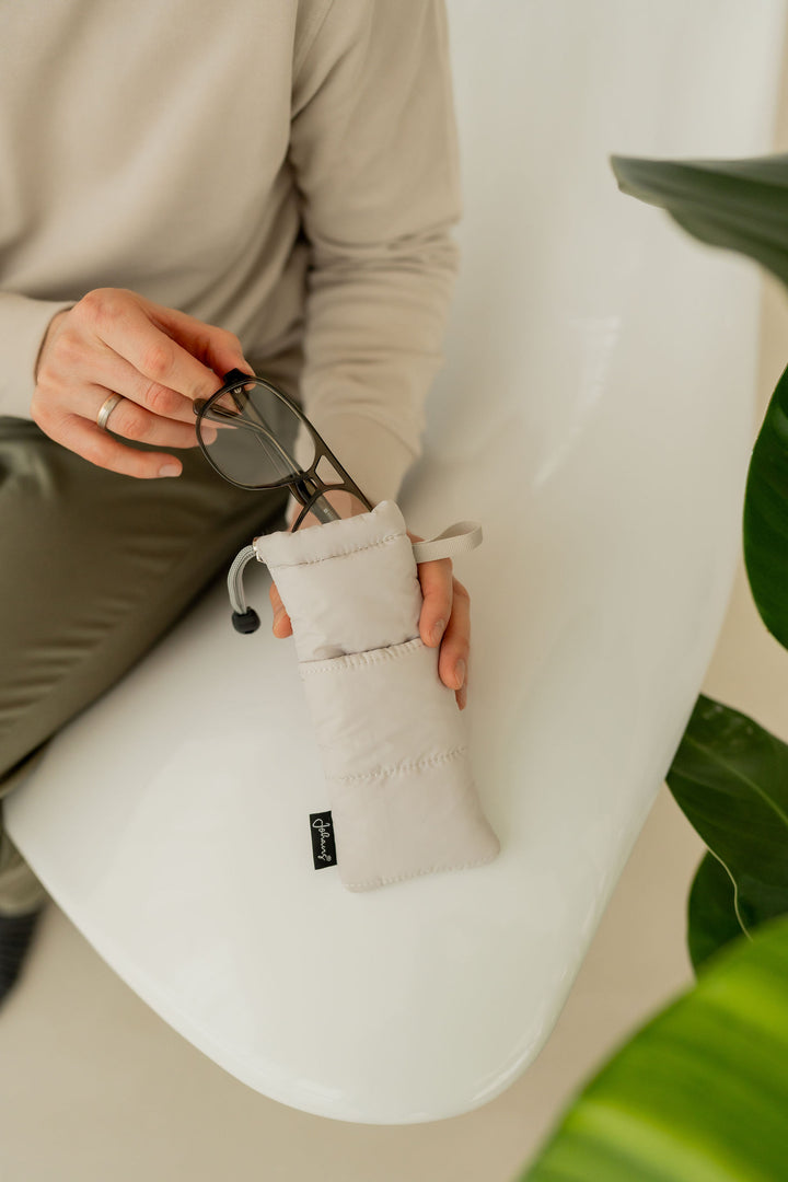 Brillenetui Puffy Bag "Off White"