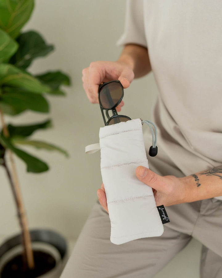 Brillenetui Puffy Bag "Off White"