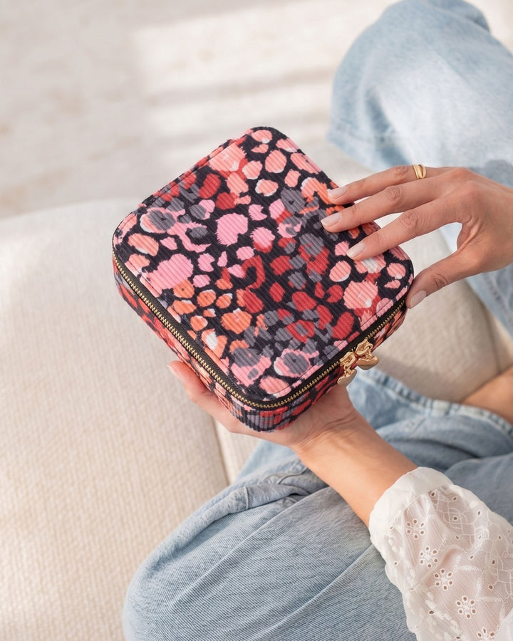 Brillenbox Wild Bloom - Aufbewahrung für 3 Brillen im Cord-Look