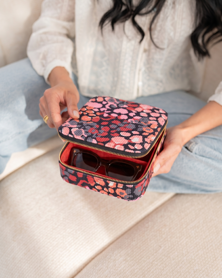 Brillenbox Wild Bloom - Aufbewahrung für 3 Brillen im Cord-Look
